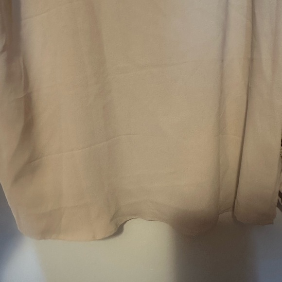 Elegant Beige Blouse with Lace Detailing - Picture 6 of 9